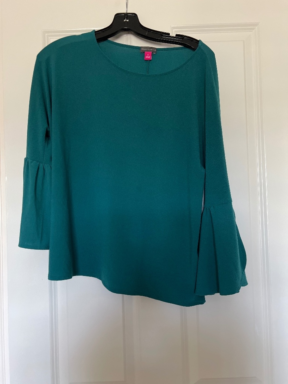 Vince Camuto floaty top size m
